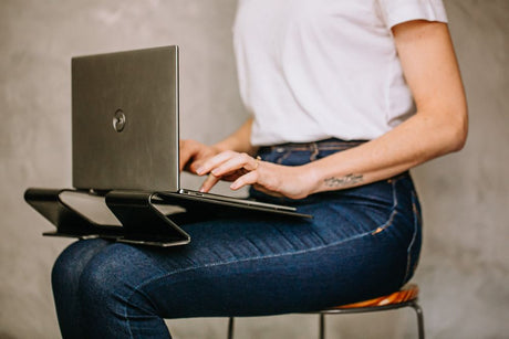 Lapcomfort Mesa De Colo Para Notebook Com Suporte P/ Celular Octoo - Thony Ferragem